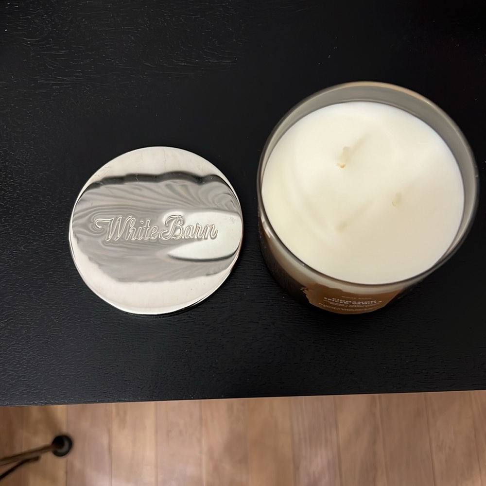 Bath & Body Works CINNAMON SPICED VANILLA 3 Wick Candle - Picture 2 of 3